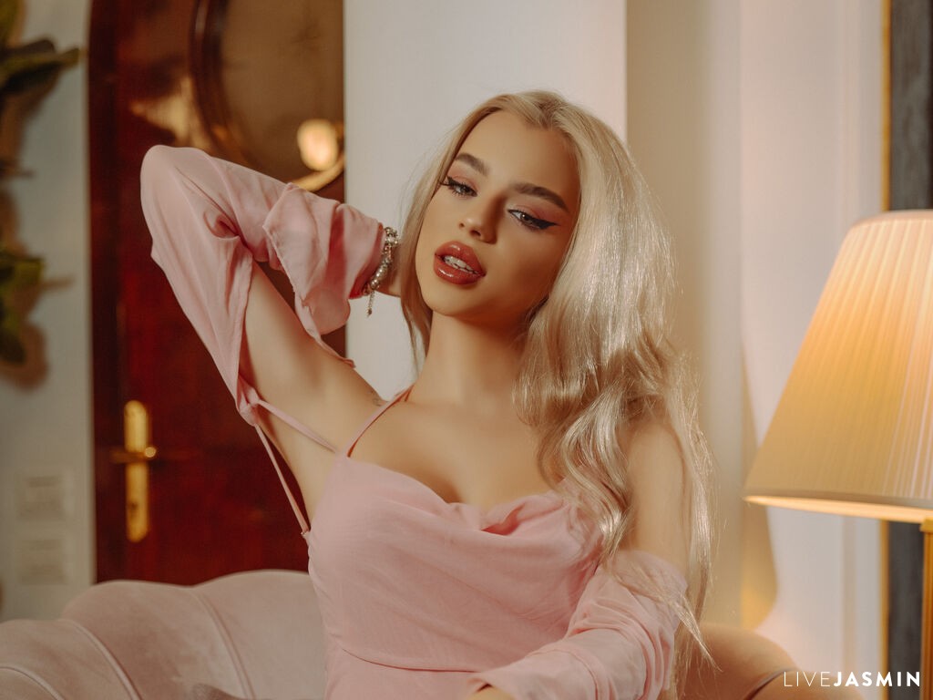 AmalRae live cam profile