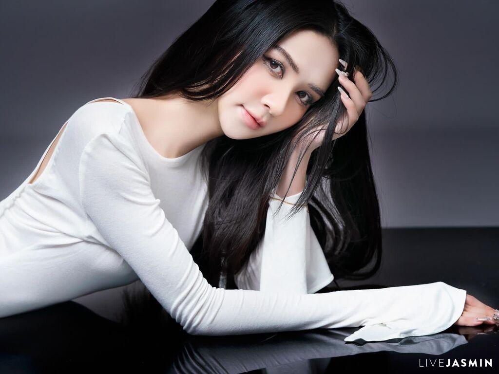 AnnaErena live cam profile