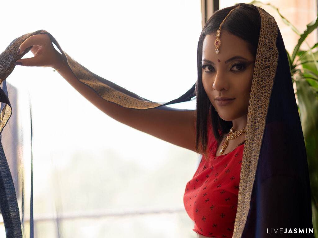 Watch AnoukChopra live stream