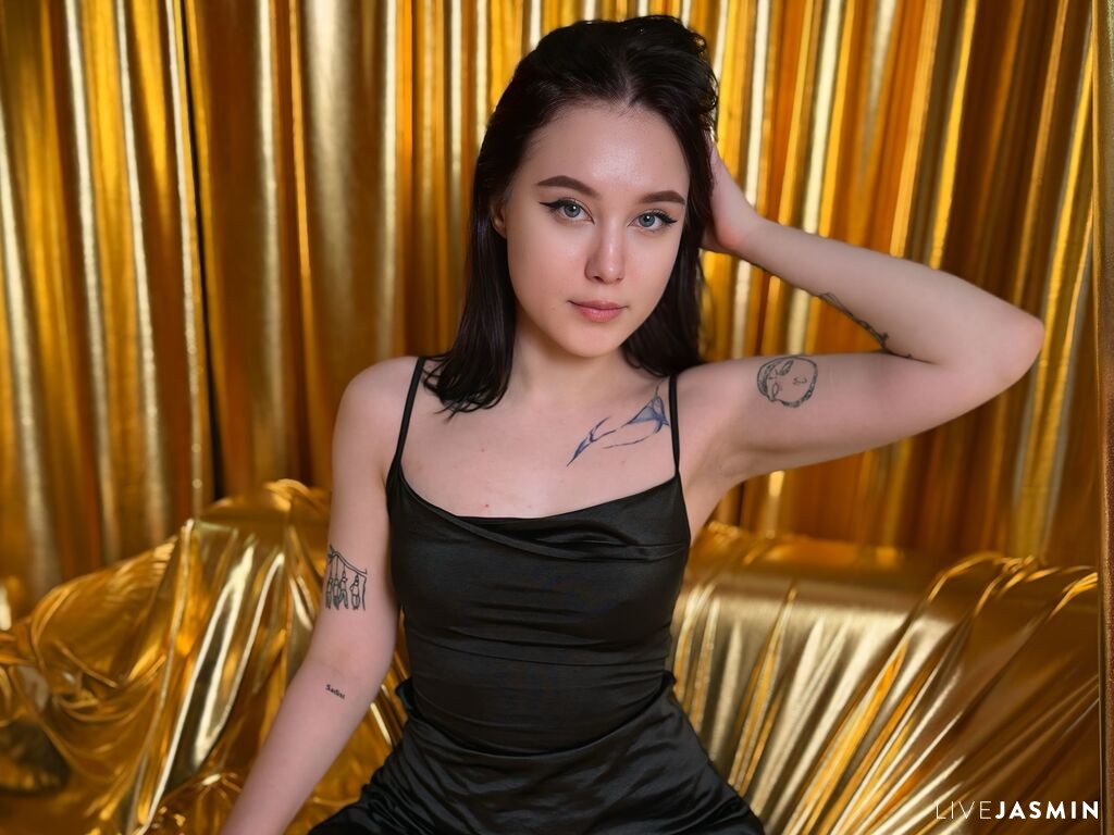 CarolineTenders live cam profile