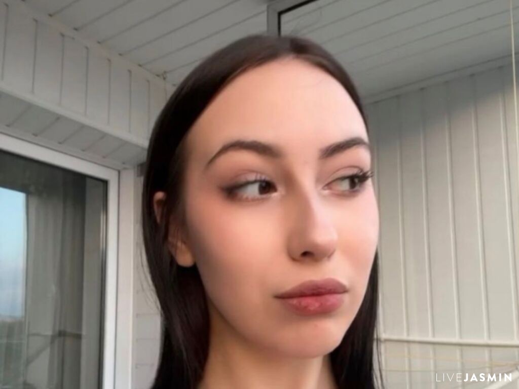 EllyMcdaniel live cam profile