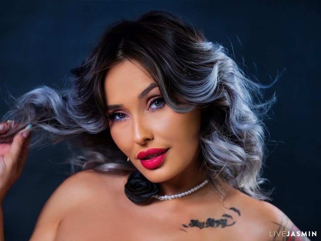 IssaSmith private cam show