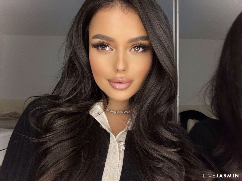 Chat with JasmineHille online