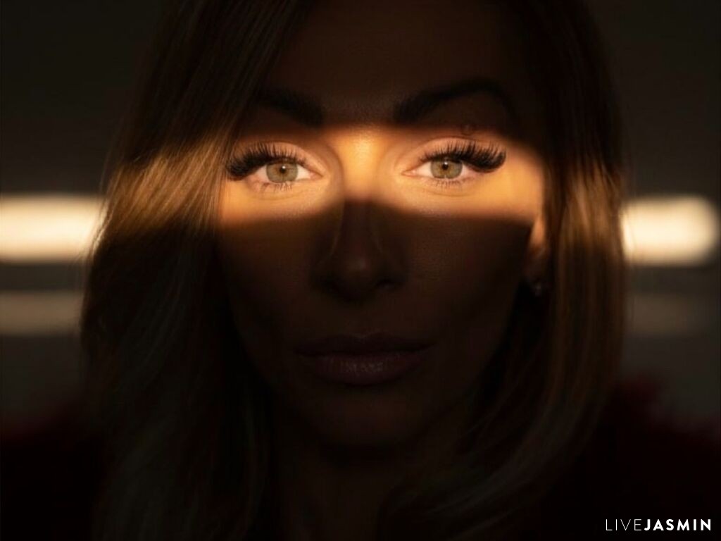 MarylinGlory live cam profile
