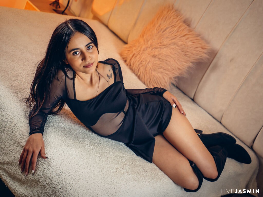 MiaFisser live cam profile