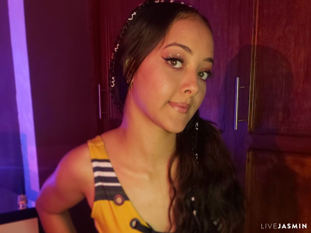 RouseJade live cam profile