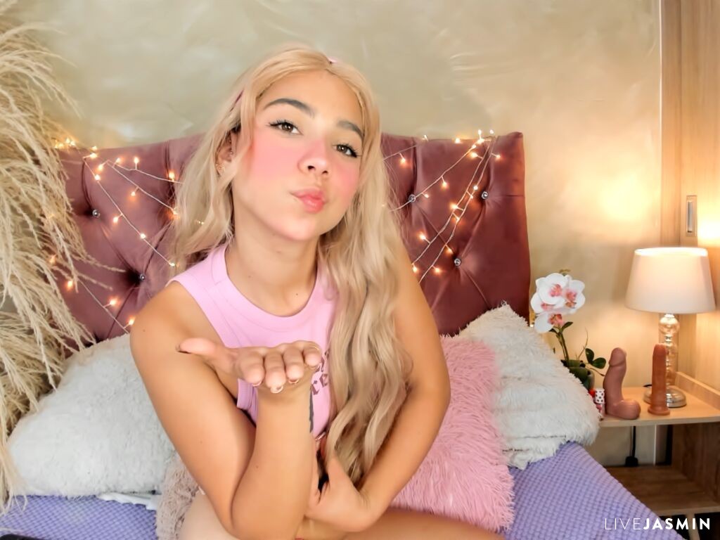 SiennaDilucas live cam profile